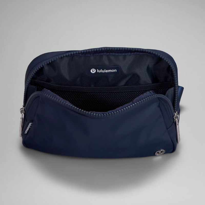 Lululemon Everywhere Belt Bag 1L - True Navy